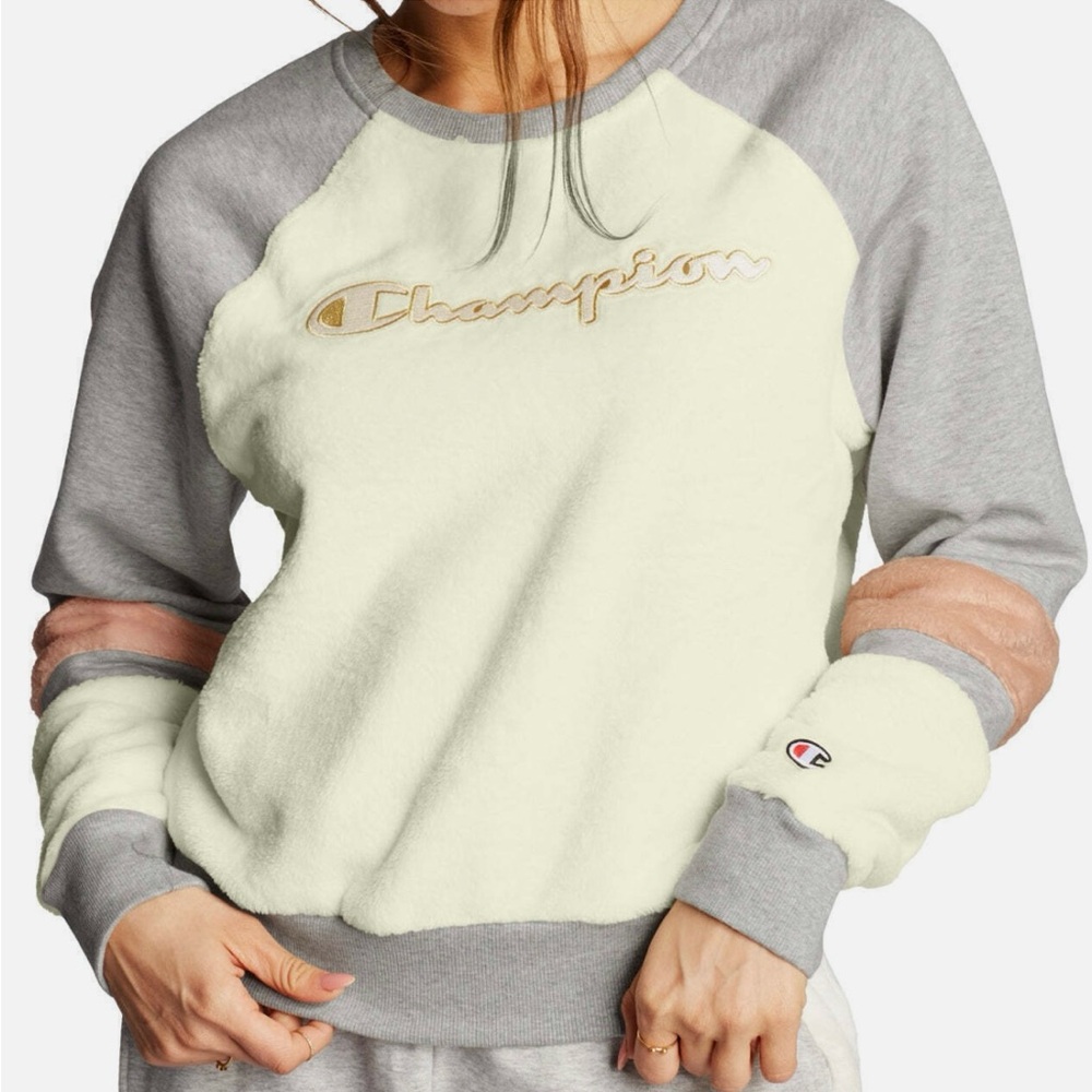 NWT Champion women’s fuzzy sweatshirt X-Large